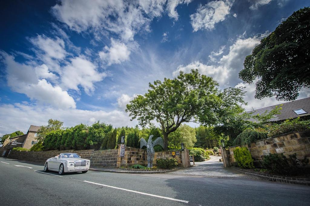 The Saddleworth Hotel Diggle Exterior photo